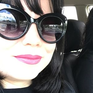 Meet your Posher, Jenn